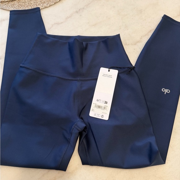 ALO Yoga Women's Navy  leggings - Picture 4 of 4
